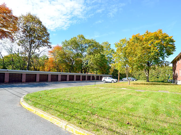 16 Plaza Rd #B — Photo 16