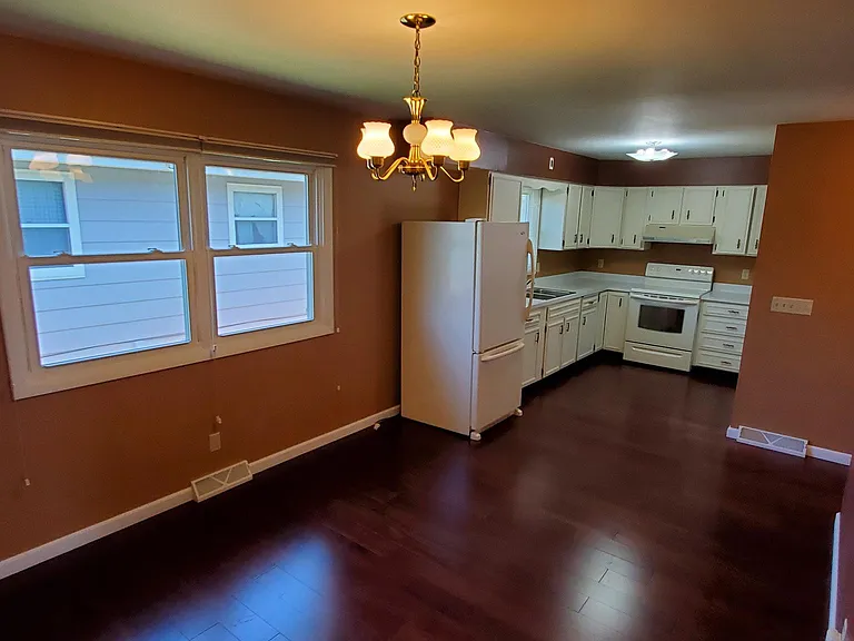 210 Bacon Ave — Photo 3