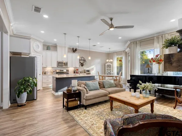 1704 Tres Dr, Whitehouse, TX 75791