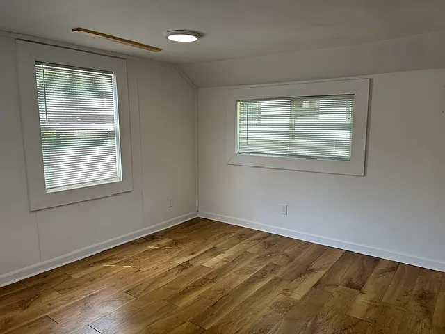307 W Ells Ave — Photo 10