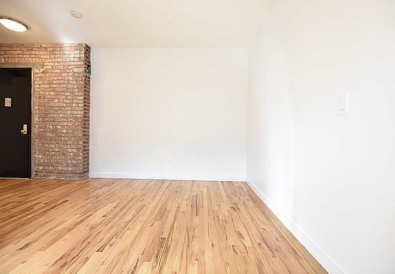 4th image of 295 W 150th St APT 4