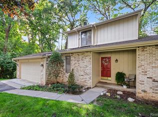 408 Forest Dr, Brighton, MI 48116