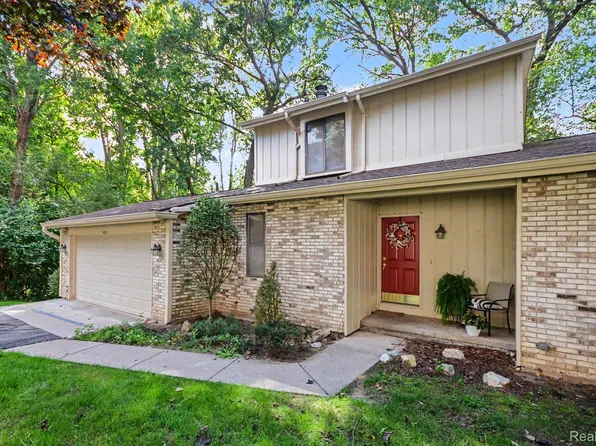408 Forest Dr, Brighton, MI 48116
