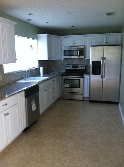 2nd image of 2281 SE Braddock St