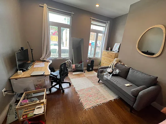 Rented by Delmark Realty LLC | media 14