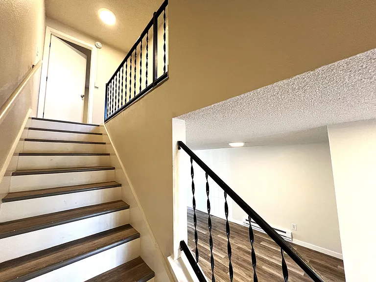 Aladdin Townhomes — Photo 15