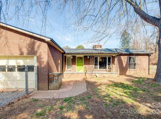 29 Amber Ln, Clyde, NC 28721