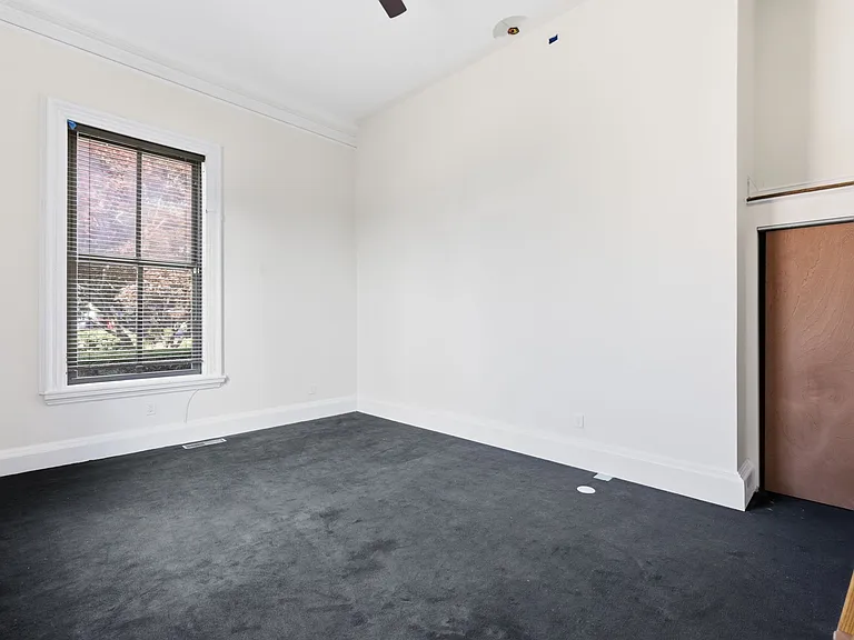 1110 Washington St — Photo 16