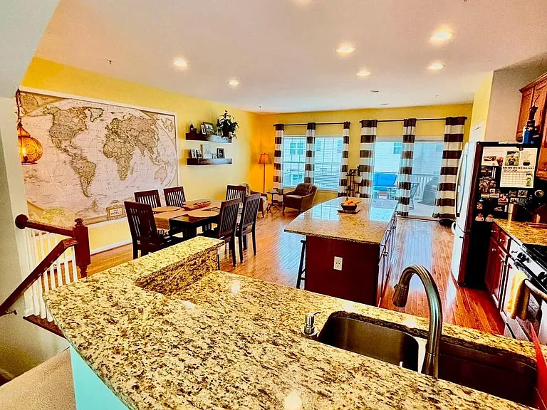 7673 Timbercross Ln — Photo 3