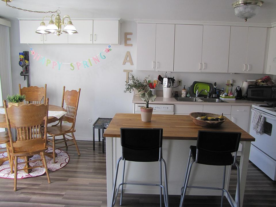 1st image of 2662 E Easter Ave