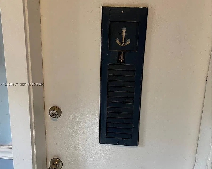 119 NE 7th Ave #4