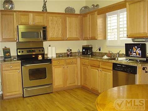 3rd image of 206 Spirit Hill Cir