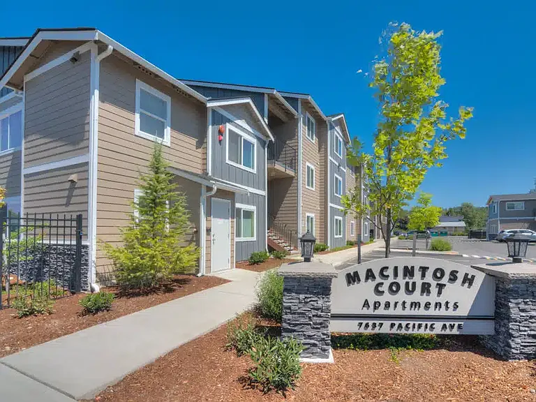 Macintosh Court Apartments — Photo 5
