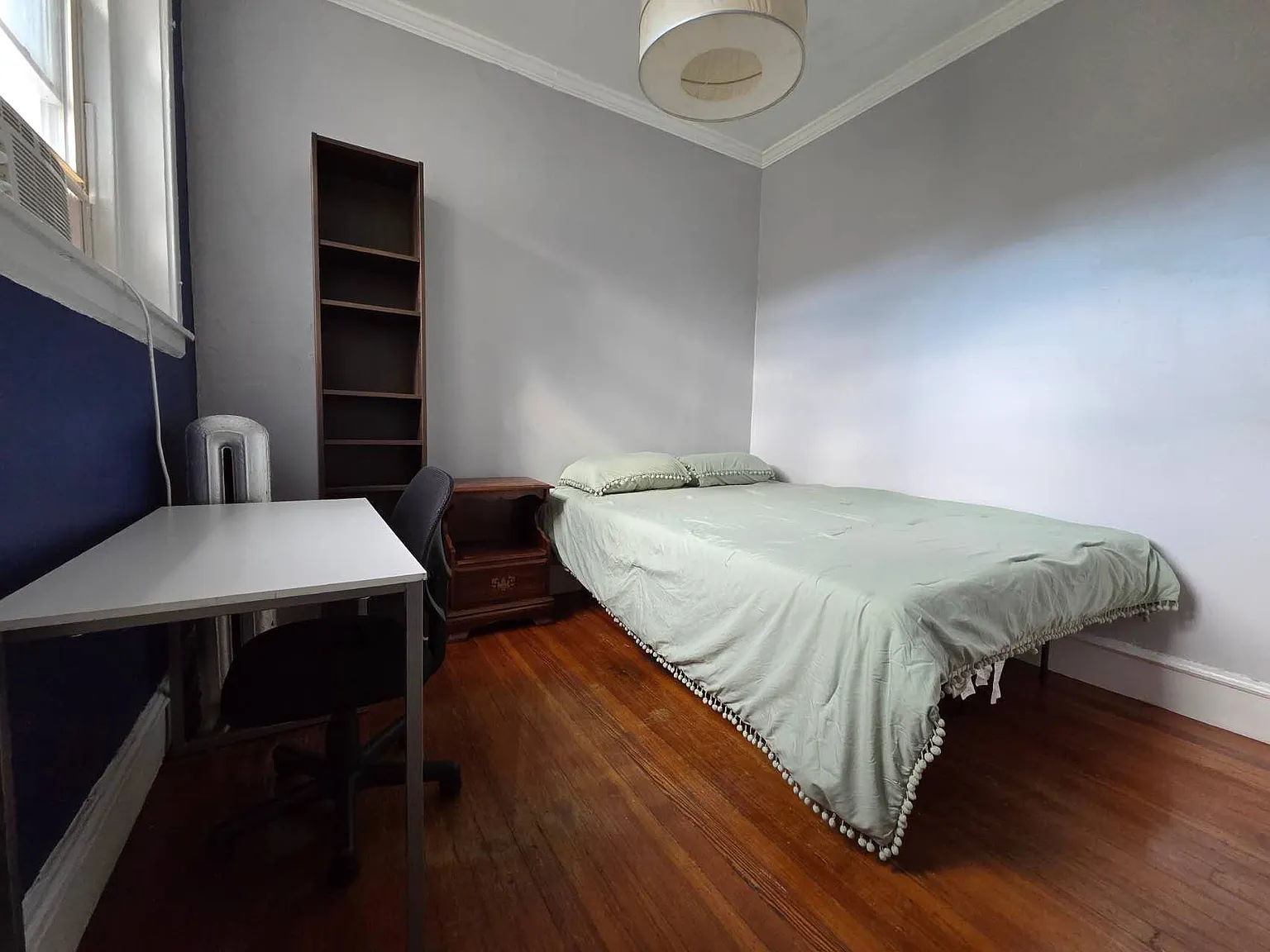 4 bed, 1050 sqft, $1,275 — Photo 2