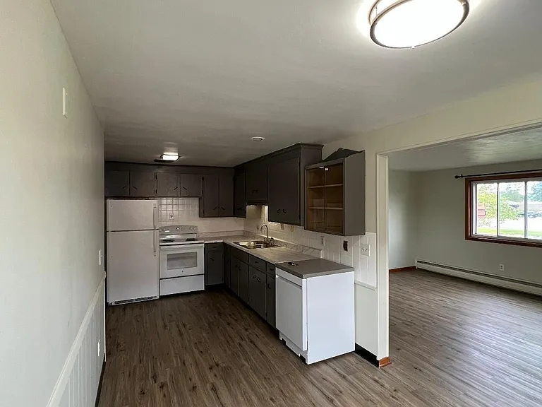 1015 Wehrle Dr #UP — Photo 6