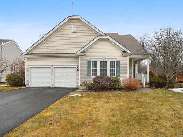 558 Putting Green Lane #558, Oxford, CT 06478
