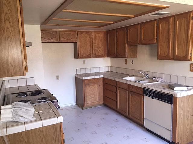 2nd image of 19142 Elm Dr