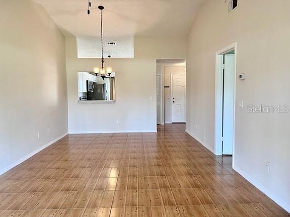 3rd image of 124 Pine Island Cir