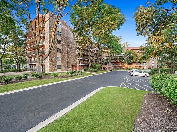 2nd image of 35 S Baybrook Dr Unit 103