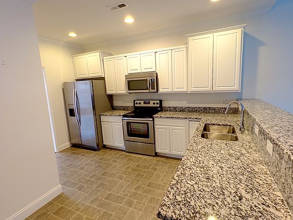 4th image of 1110 Scatter Way