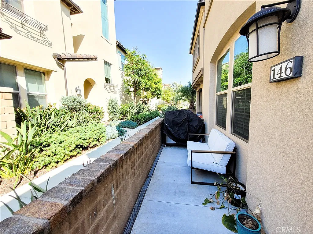 3 bed, 2.5 bath, 1512 sqft, $4,000 — Photo 3