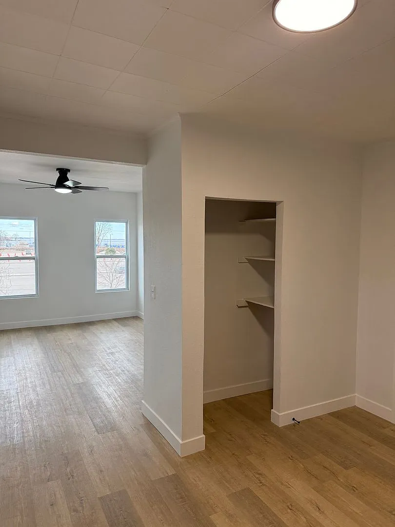 1119 Main Street — Photo 3