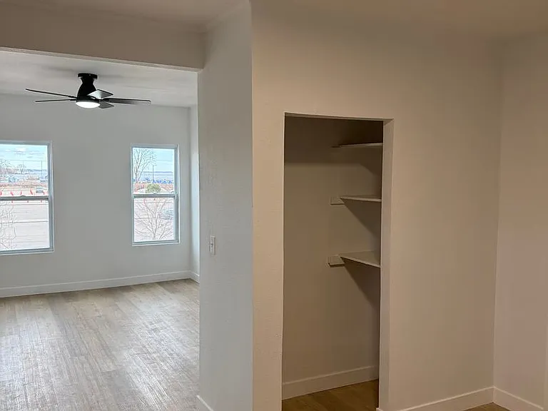 1119 S Main St — Photo 3