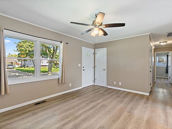 3rd image of 403 Krause Ave