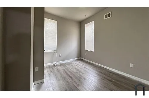 141 N Peach St Photo 1
