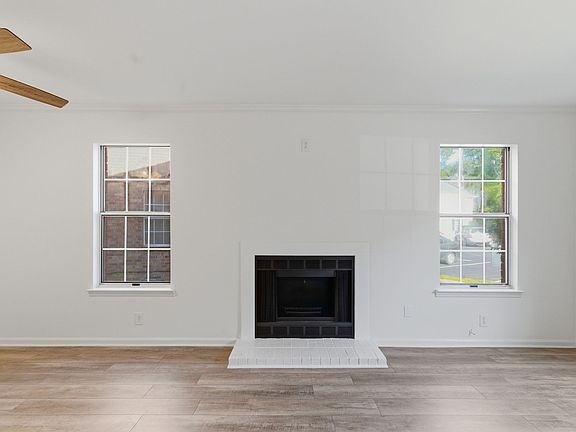 5th image of 286 Donna Dr APT D