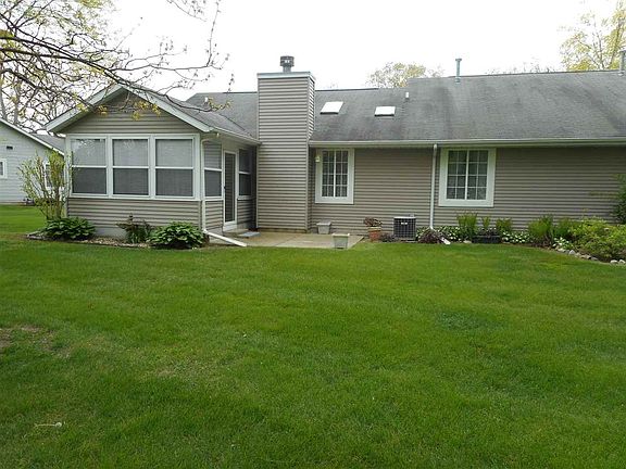 3rd image of 52244B Tawny Brook Ln