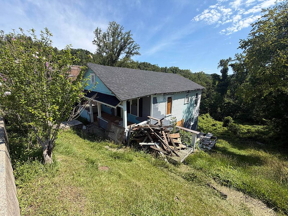 2nd image of 1506 Woodland Dr