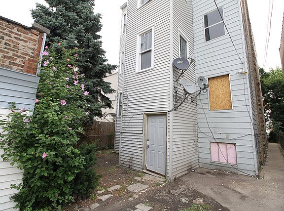 2nd image of 4720 N Monticello Ave