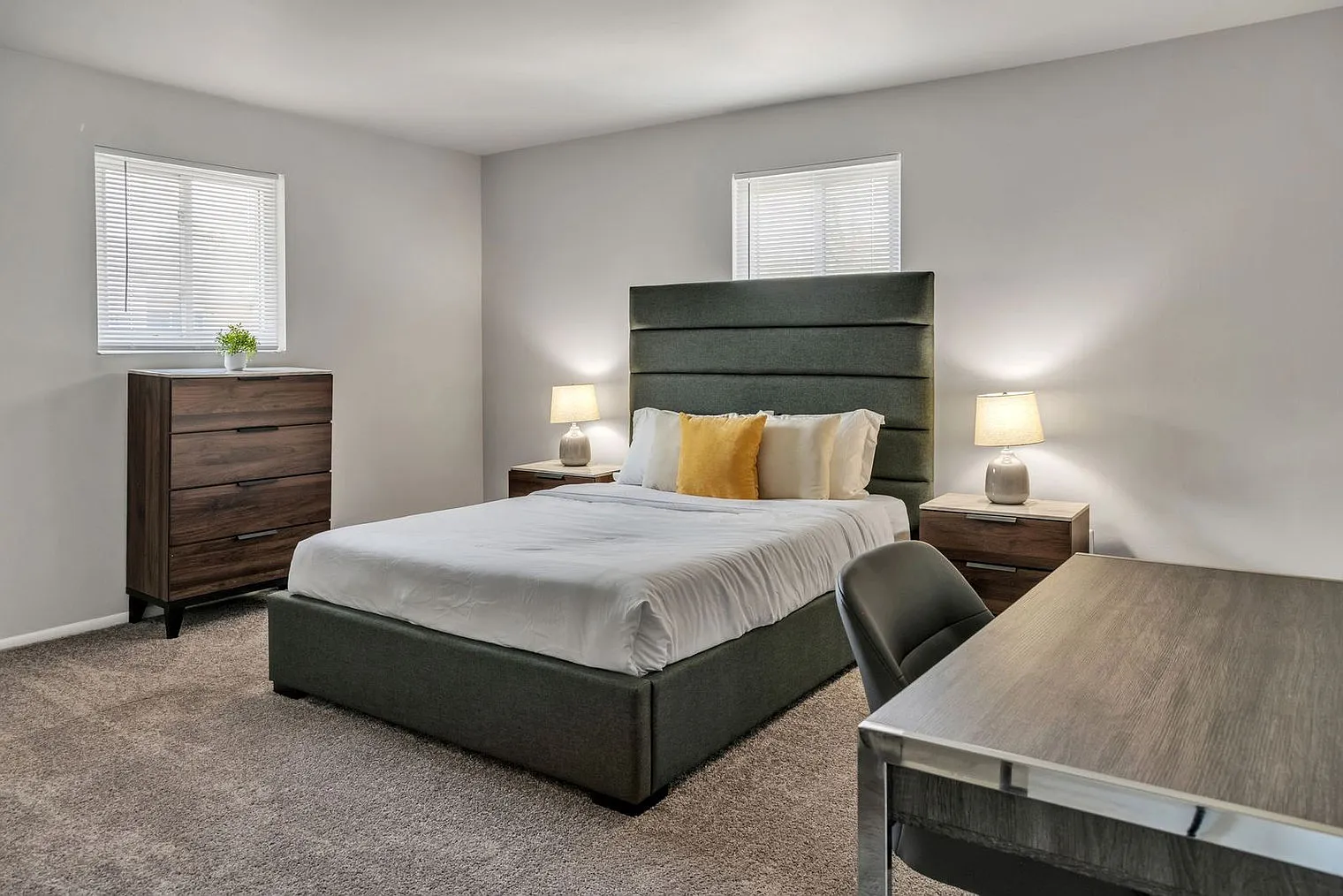 2 bed, 2.0 bath, 990 sqft, $3,193 — Photo 3