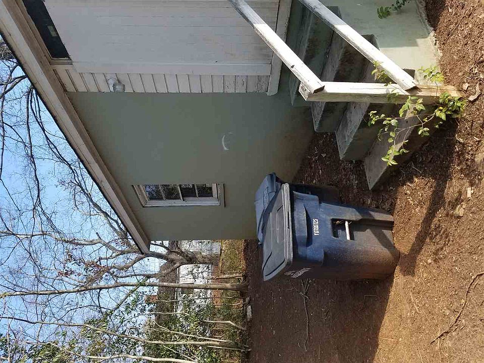 2nd image of 1107 Scott Dr