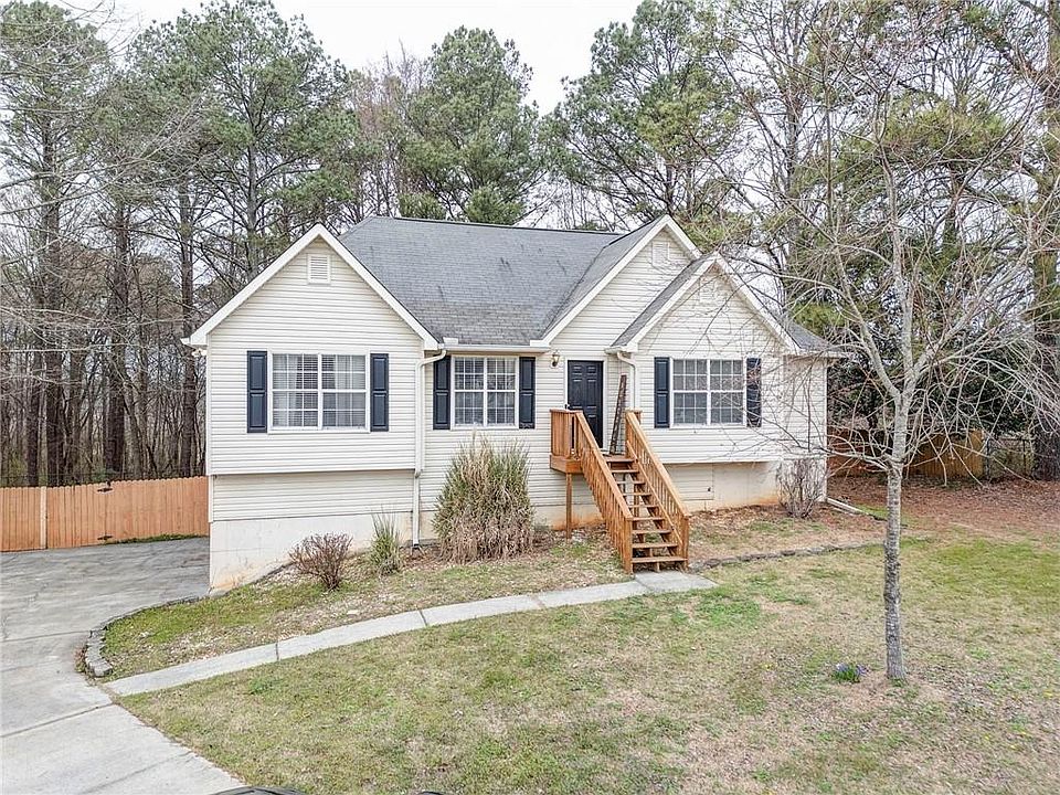 1st image of 18 Brook Hollow Ln