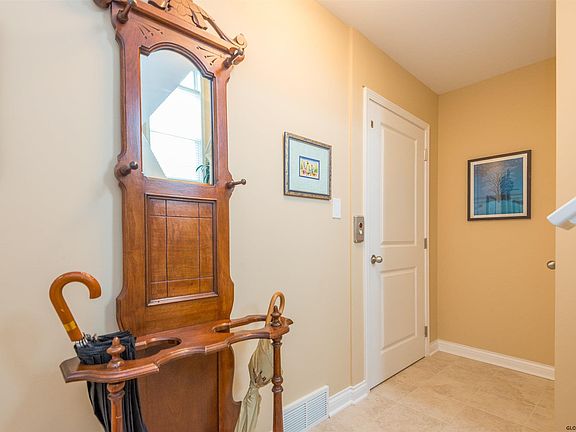 3rd image of 402 Royale Ct