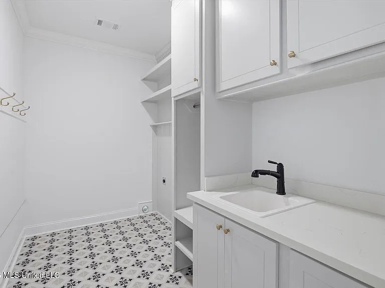 515 Portner Way — Photo 10