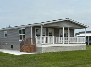 3287 Lakeland Dr, Arcadia, MI 49613