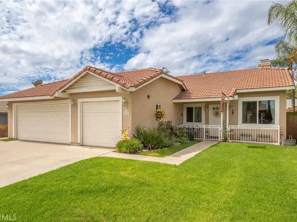 3338 N Silver Berry Dr, Rialto, CA 92377