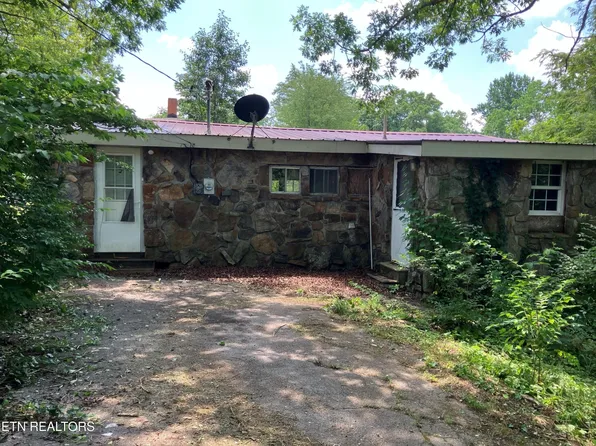 1610 Pow Camp Rd, Crossville, TN 38572