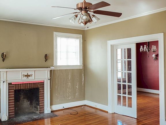3rd image of 832 Pine St