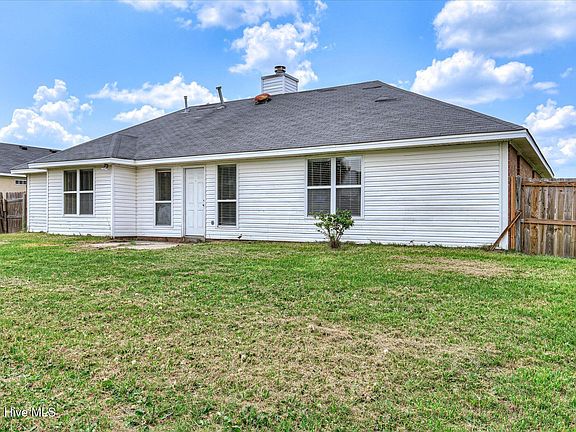 5th image of 129 Summerfield Circle