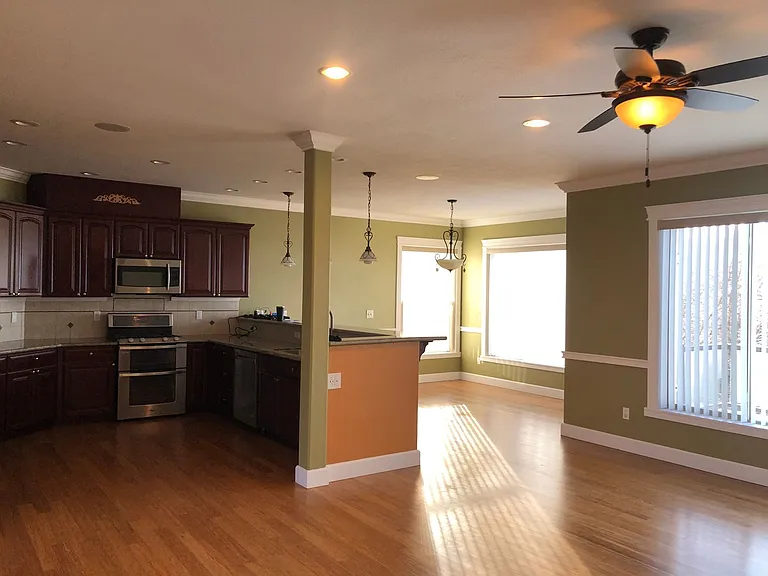 4334 Vineyard Ter — Photo 3