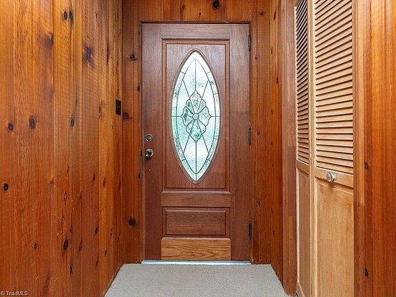 4th image of 1119 W Cornwallis Dr