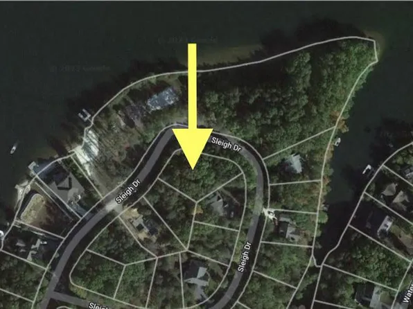 512 Sleigh Dr, Cross Junction, VA 22625