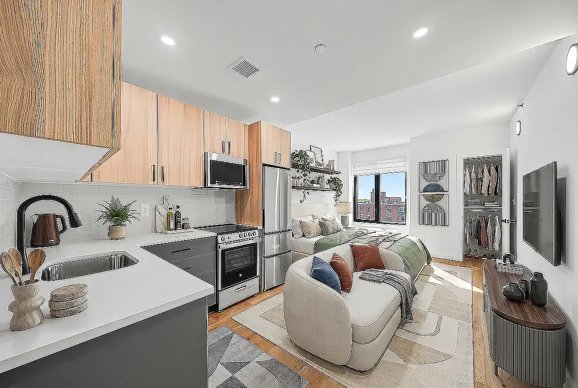 83-15 Parsons Boulevard — Photo 1