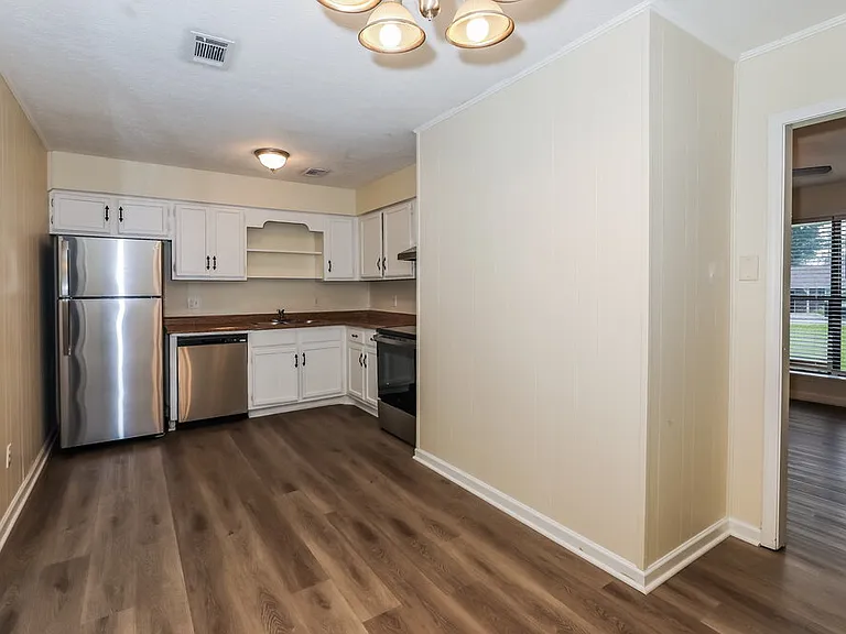 5 Silverwood Dr — Photo 5