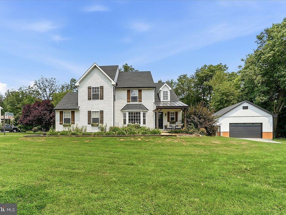 1st image of 304 Mill Pond Ln