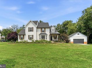 304 Mill Pond Ln, Oxford, PA 19363